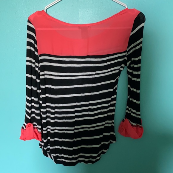 Nice Top - Picture 2 of 2